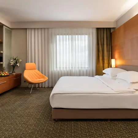 Отель Bh Conference & Airport 5*