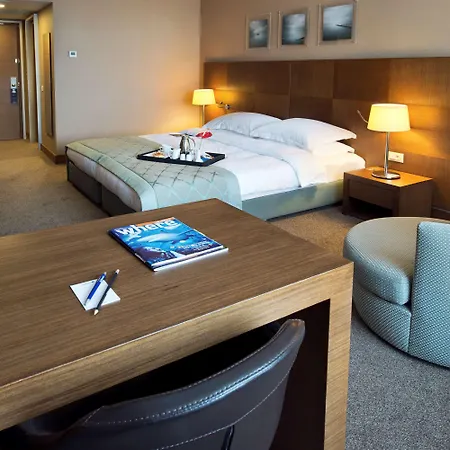 Отель Bh Conference & Airport 5*